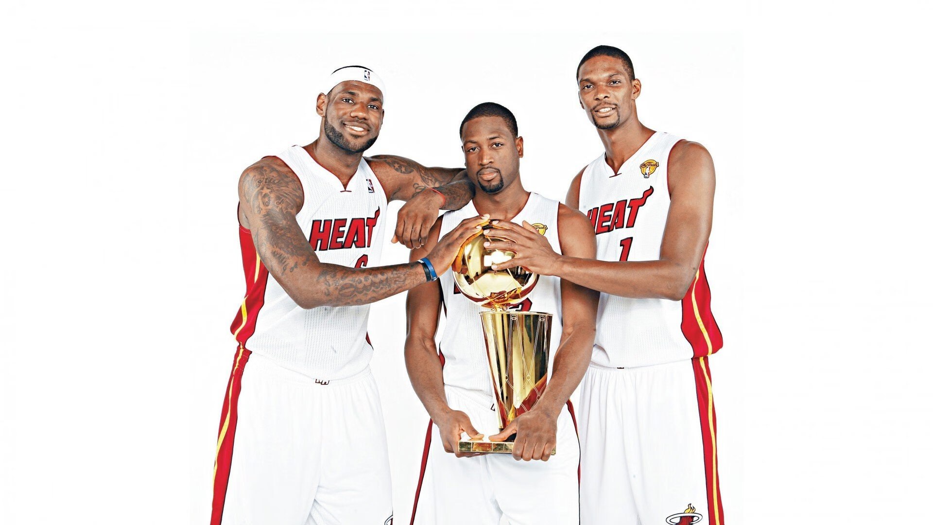 -拜仁边路传中战术续写辉煌，攻击线火力全开，拜仁攻势足球